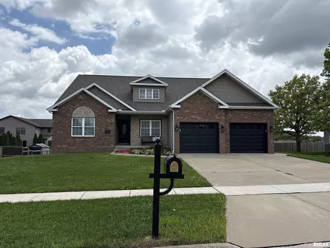403 Gillman Ave, Washington, IL 61571