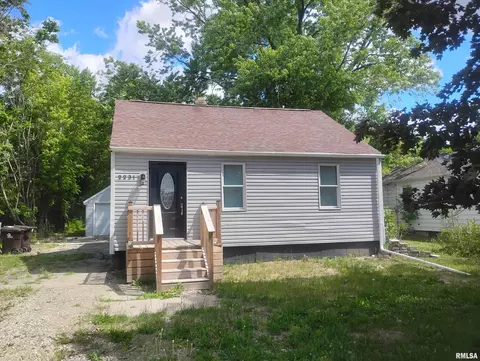 2231 W Richwoods Blvd, Peoria, IL 61604