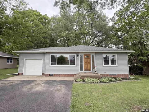 5414 N University St, Peoria, IL 61614