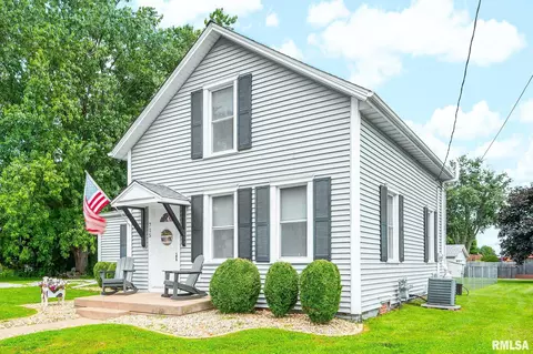 Exterior - 715 E Chatham St, Metamora, IL 61548 photo 3 of 8
