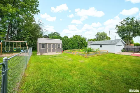 Exterior - 715 E Chatham St, Metamora, IL 61548 photo 8 of 8