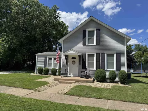 715 E Chatham St, Metamora, IL 61548