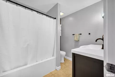 Bath - 715 E Chatham St, Metamora, IL 61548 photo 1 of 2