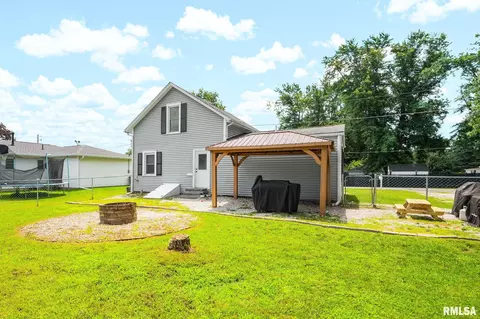 Exterior - 715 E Chatham St, Metamora, IL 61548 photo 7 of 8