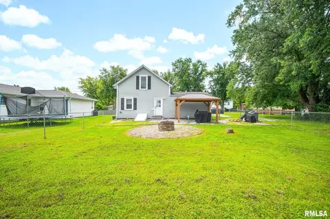Exterior - 715 E Chatham St, Metamora, IL 61548 photo 6 of 8