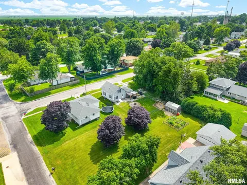 View/Area - 715 E Chatham St, Metamora, IL 61548 photo 4 of 11