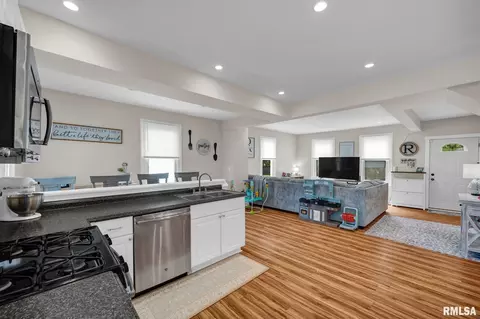 Kitchen - 715 E Chatham St, Metamora, IL 61548 photo 1 of 3