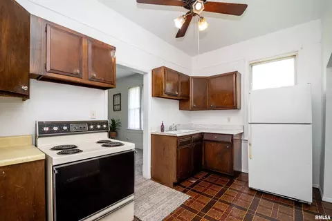 1101 E Willcox Ave, Peoria, IL 61603 photo 10