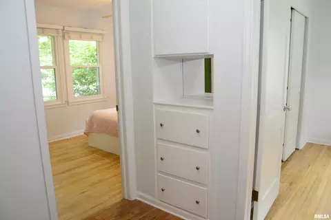 Entry Way - 708 Memorial Dr, Macomb, IL 61455 photo 1 of 1