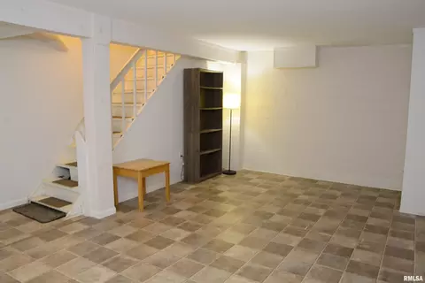 Living - 708 Memorial Dr, Macomb, IL 61455 photo 3 of 3