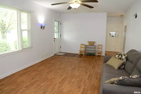Living - 708 Memorial Dr, Macomb, IL 61455 photo 1 of 3
