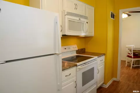 Kitchen - 708 Memorial Dr, Macomb, IL 61455 photo 2 of 3