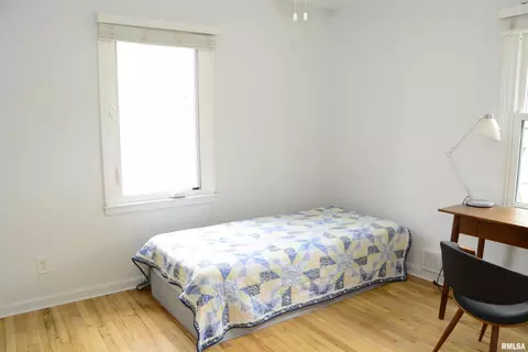 Bedroom - 708 Memorial Dr, Macomb, IL 61455 photo 2 of 2