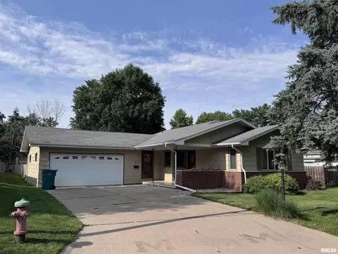 720 W Chase St, Macomb, IL 61455