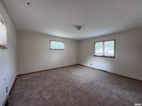 720 W Chase St, Macomb, IL 61455 photo 7