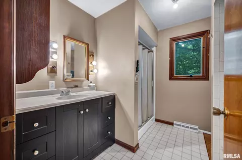 4330 S Banbury Cv, Mapleton, IL 61547 photo 14