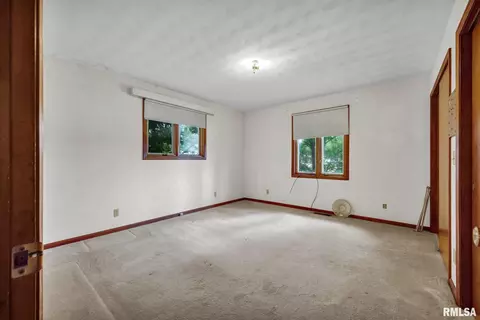4330 S Banbury Cv, Mapleton, IL 61547 photo 12
