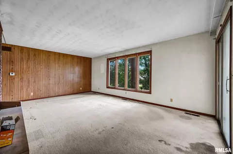 4330 S Banbury Cv, Mapleton, IL 61547 photo 8