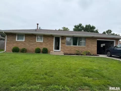 1627 Valle Vista Blvd, Pekin, IL 61554