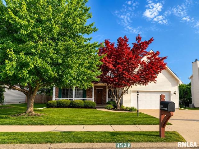 3528 W Brenwick Dr, Peoria, IL 61614