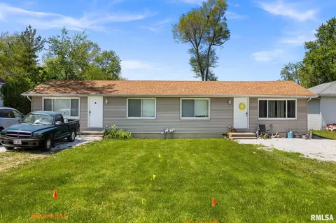 106 Ernest St, Washington, IL 61571