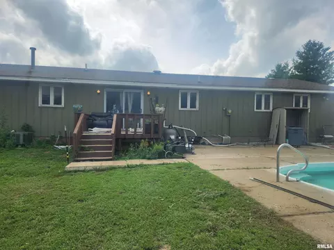 10356 N Manito Rd, Manito, IL 61546