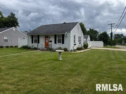 1004 E Wilson Ave, Peoria, IL 61603