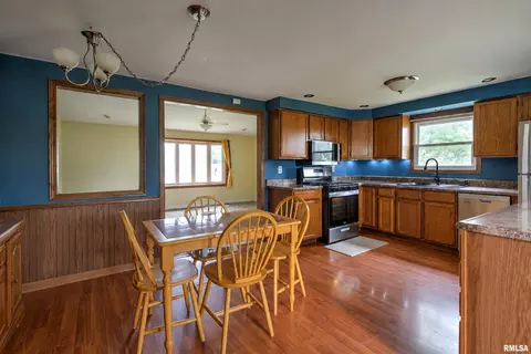 Kitchen - 1176 Elm St, Canton, IL 61520 photo 2 of 2