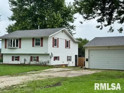 1176 Elm St, Canton, IL 61520