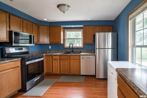 Kitchen - 1176 Elm St, Canton, IL 61520 photo 1 of 2