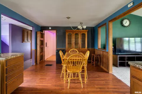 Dining - 1176 Elm St, Canton, IL 61520 photo 2 of 2