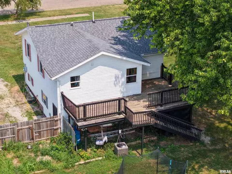 Exterior - 1176 Elm St, Canton, IL 61520 photo 11 of 15
