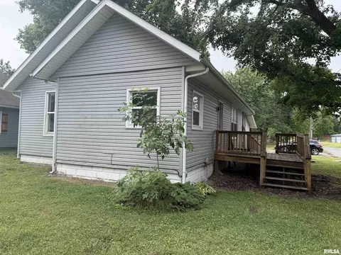 Exterior - 1420 W Cherry St, Herrin, IL 62948 photo 2 of 4