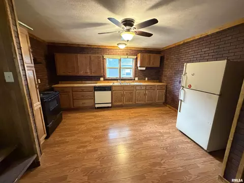 Kitchen - 1420 W Cherry St, Herrin, IL 62948 photo 2 of 2