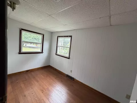 Bedroom - 1420 W Cherry St, Herrin, IL 62948 photo 1 of 7