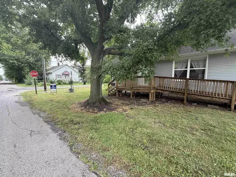 Exterior - 1420 W Cherry St, Herrin, IL 62948 photo 4 of 4