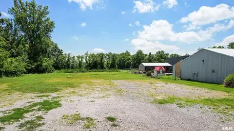 307 E Boyton St, Marion, IL 62959