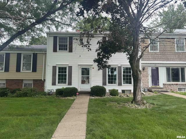 90 Carriage Hill Rd, Macomb, IL 61455