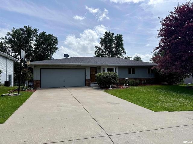 3216 W Wilshire Ave, Peoria, IL 61614