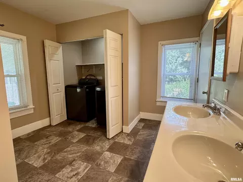 410 E Summit St, Macomb, IL 61455 photo 15