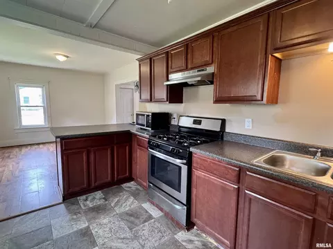 410 E Summit St, Macomb, IL 61455 photo 5
