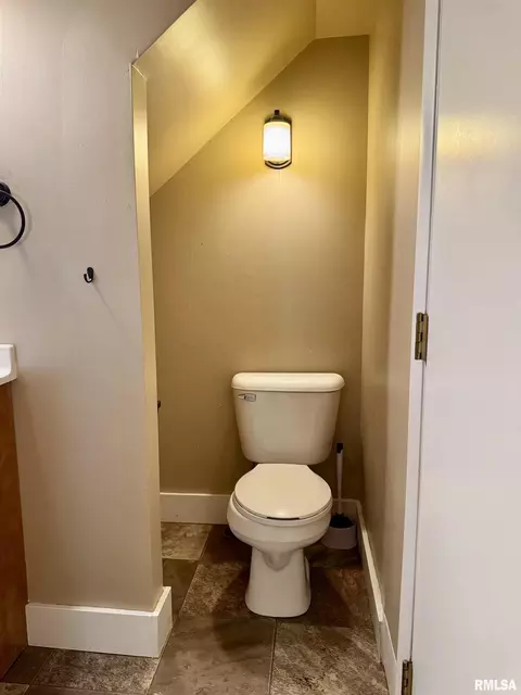 410 E Summit St, Macomb, IL 61455 photo 17