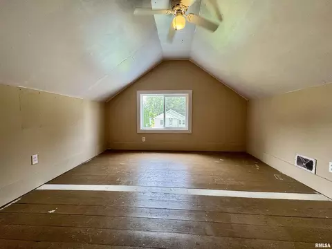 410 E Summit St, Macomb, IL 61455 photo 18