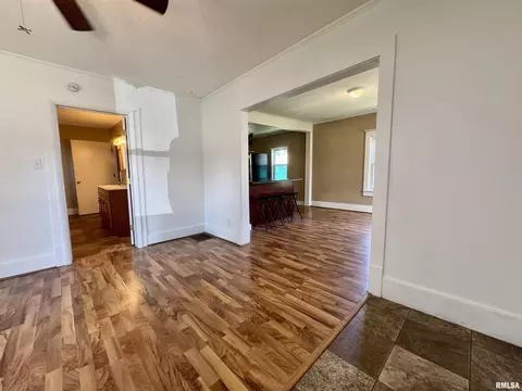 Living - 410 E Summit St, Macomb, IL 61455 photo 2 of 5