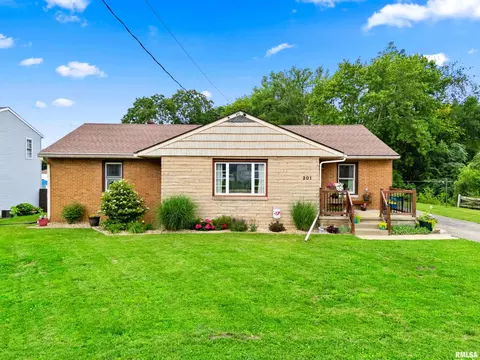 201 Brookview Rd, East Peoria, IL 61611
