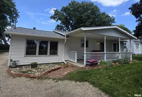 2367 Il Route 8, Elmwood, IL 61529