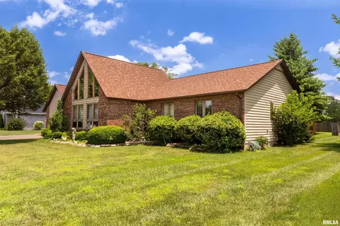 1403 Magnolia Dr, Marion, IL 62959