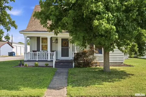 804 W Maplewood St, Marion, IL 62959