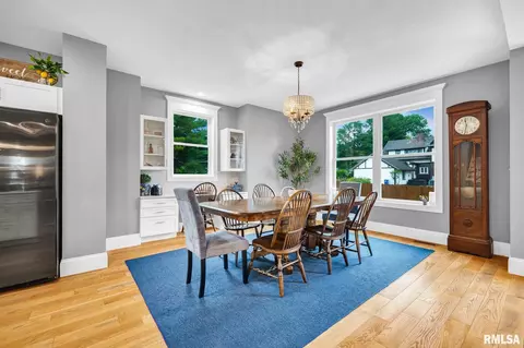 Dining - 201 W Burton Ave, Eureka, IL 61530 photo 1 of 2