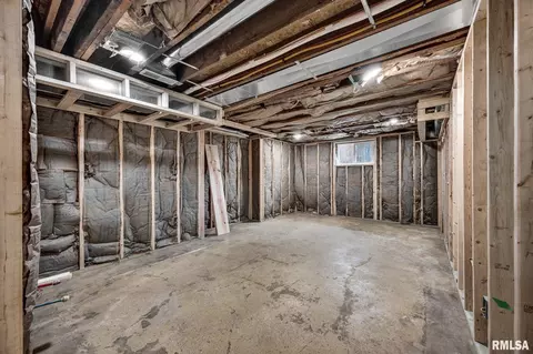 Other - 201 W Burton Ave, Eureka, IL 61530 photo 4 of 8